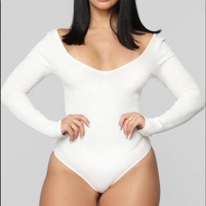 Fashion Nova White bodysuit SZ: L
